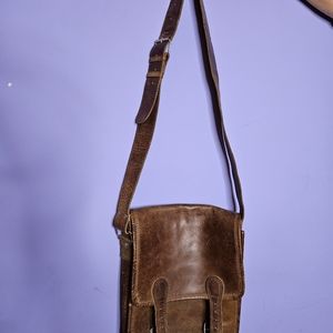 Handmade leather hand bag. Beautiful stitching and classic bag.